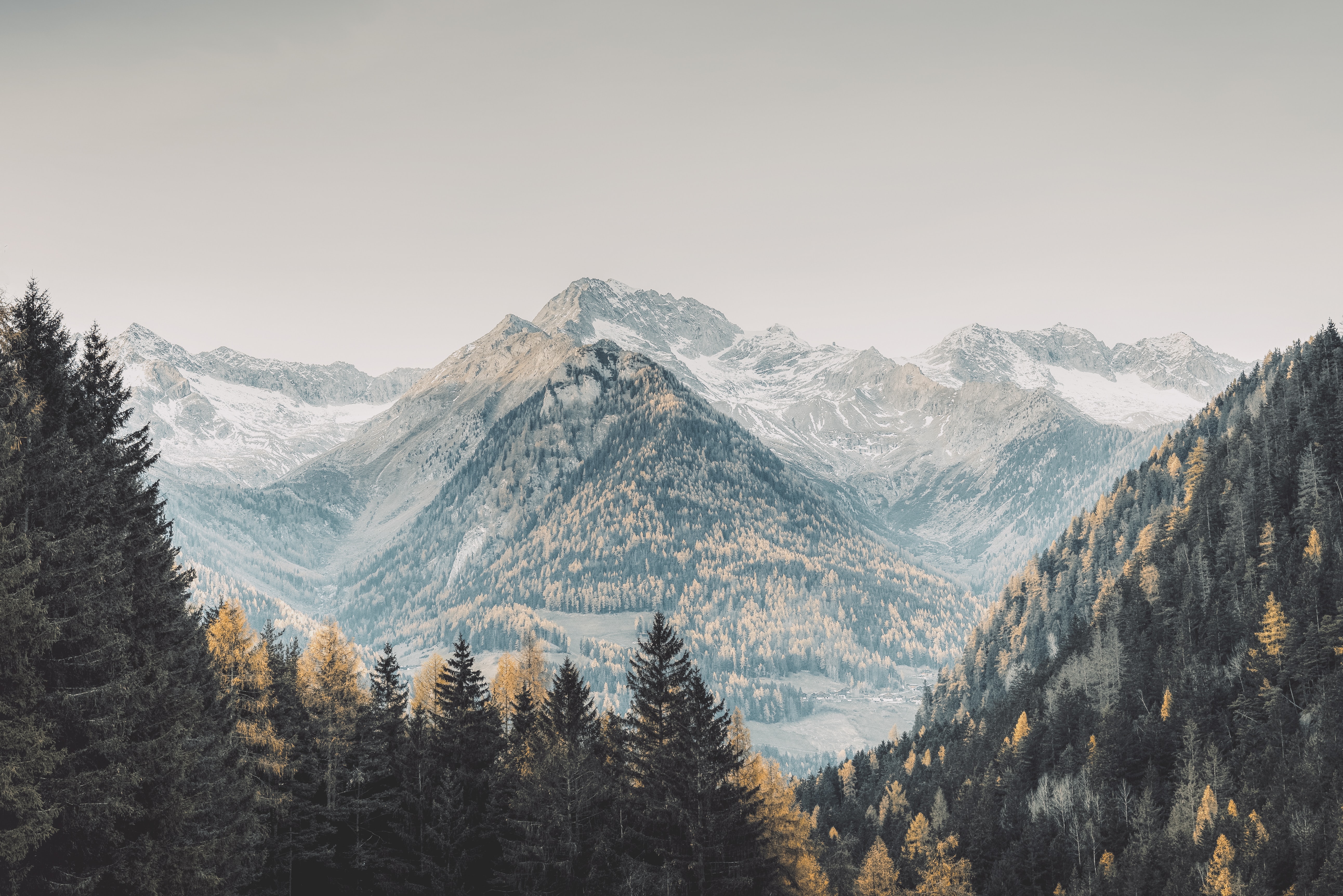 Header showing a picture of a mountain range
